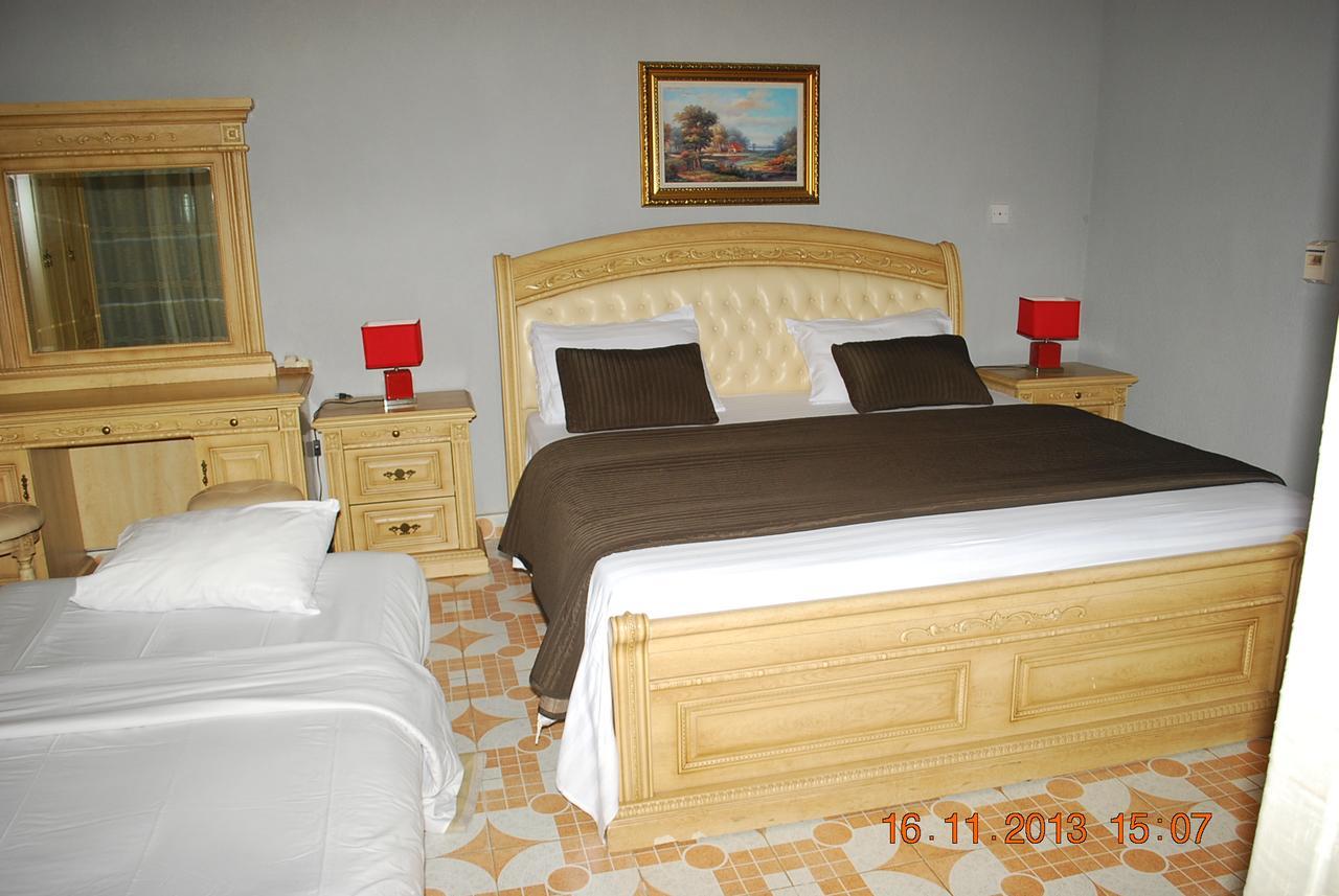 Hotel Vivi Palace Matadi Екстер'єр фото