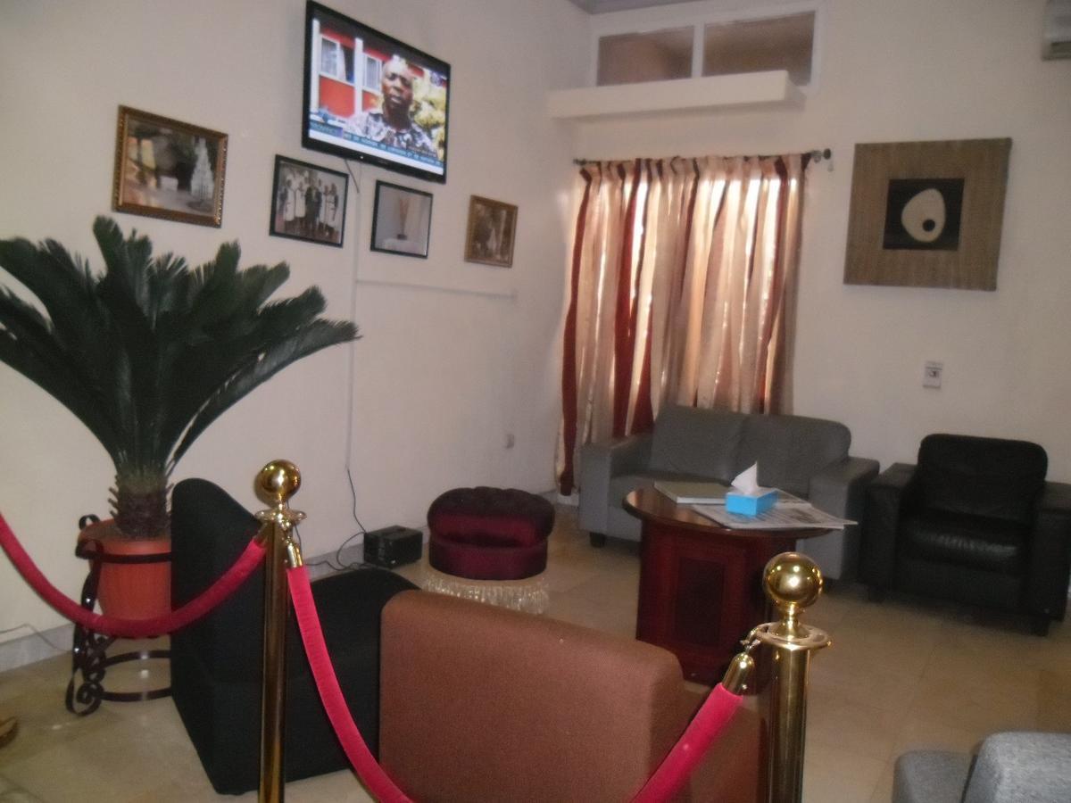 Hotel Vivi Palace Matadi Екстер'єр фото