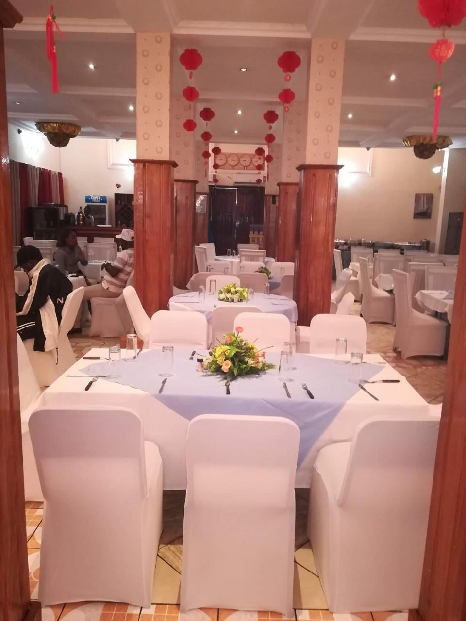Hotel Vivi Palace Matadi Екстер'єр фото