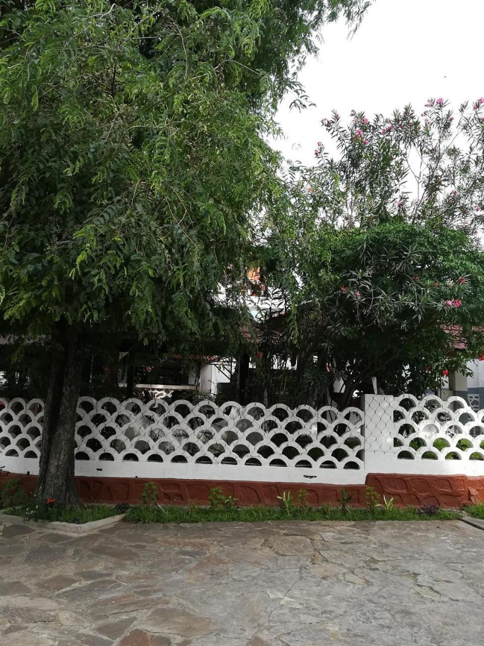 Hotel Vivi Palace Matadi Екстер'єр фото